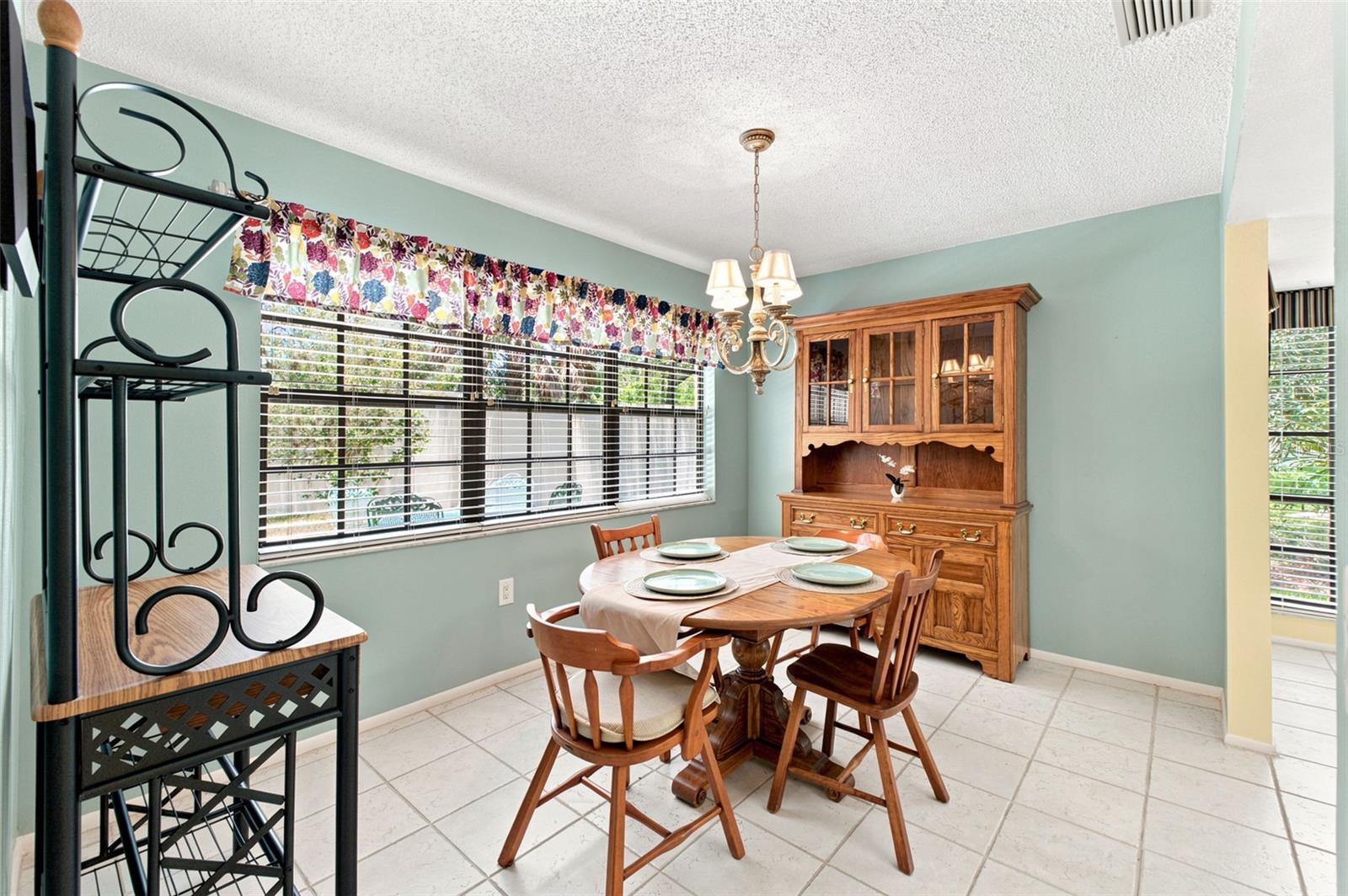 Entering dining from living room.