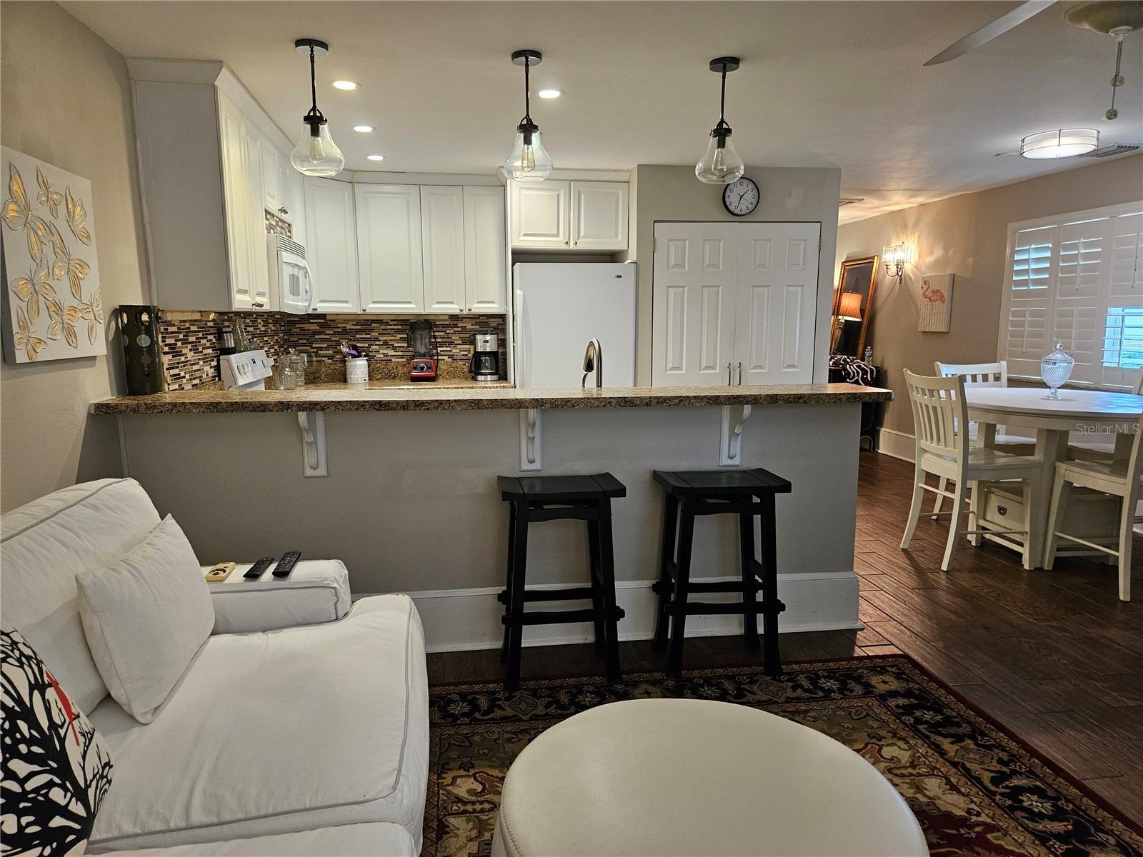 Breakfast bar