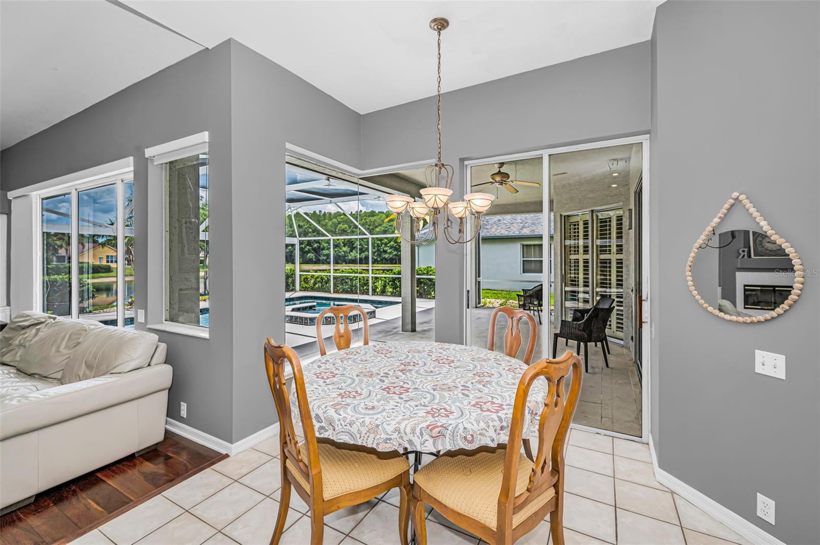 Eat-in Kitchen