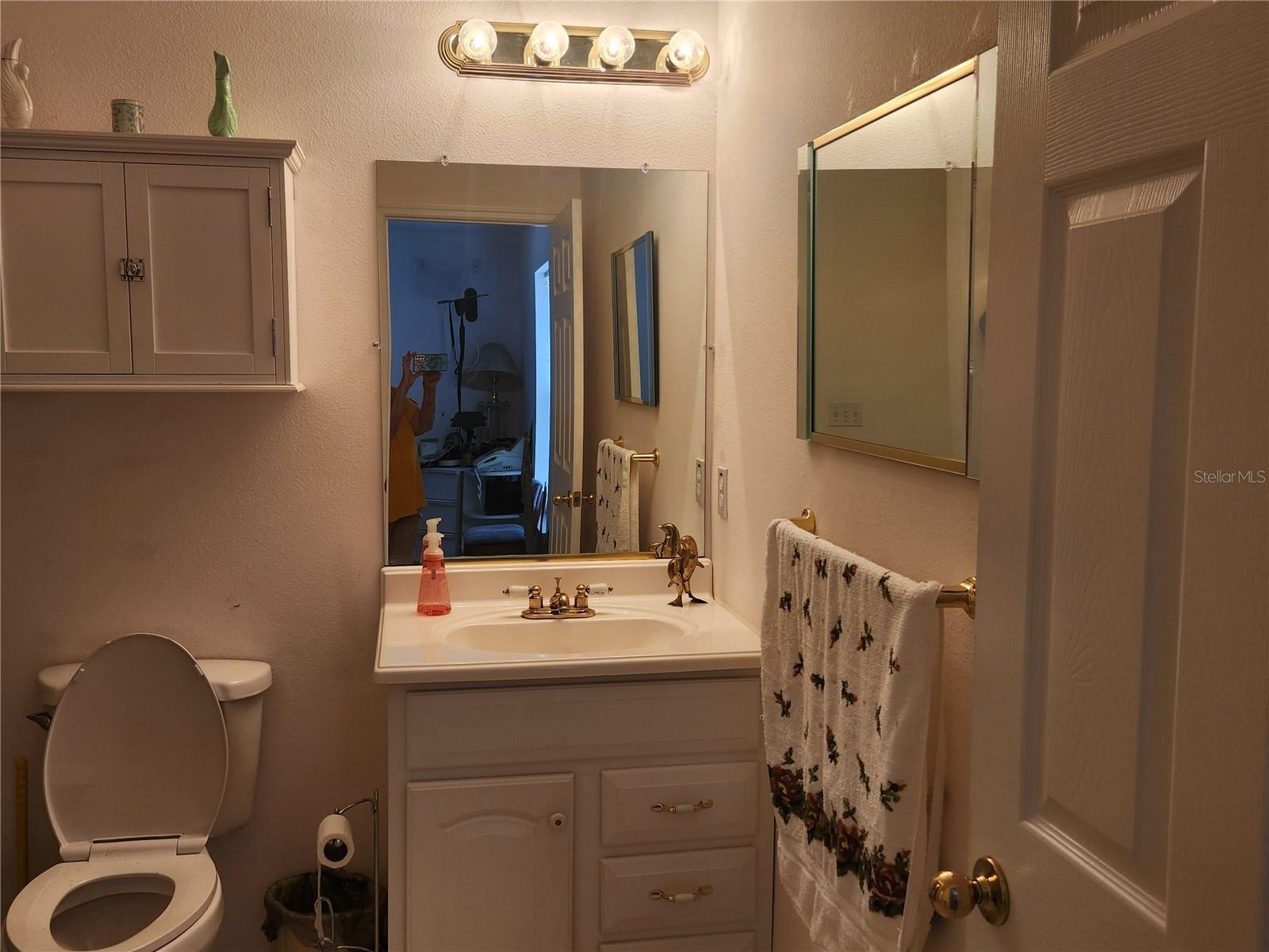 bathroom2 view 1