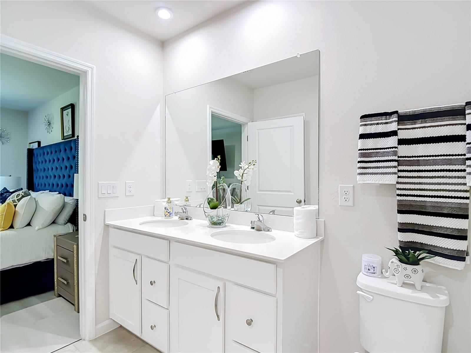Primary Bathroom w/Dual Sinks & Walk-In Shower