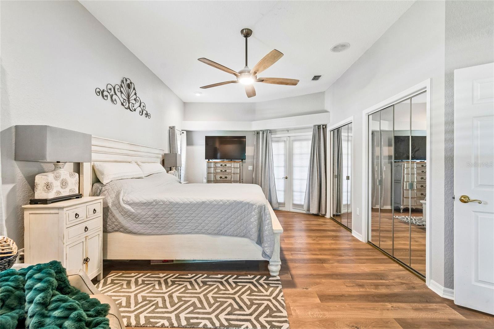 TB8526174