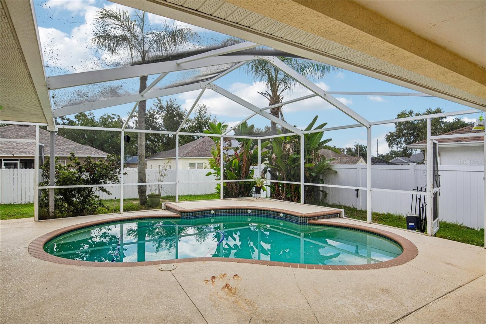 SCREENED POOL
