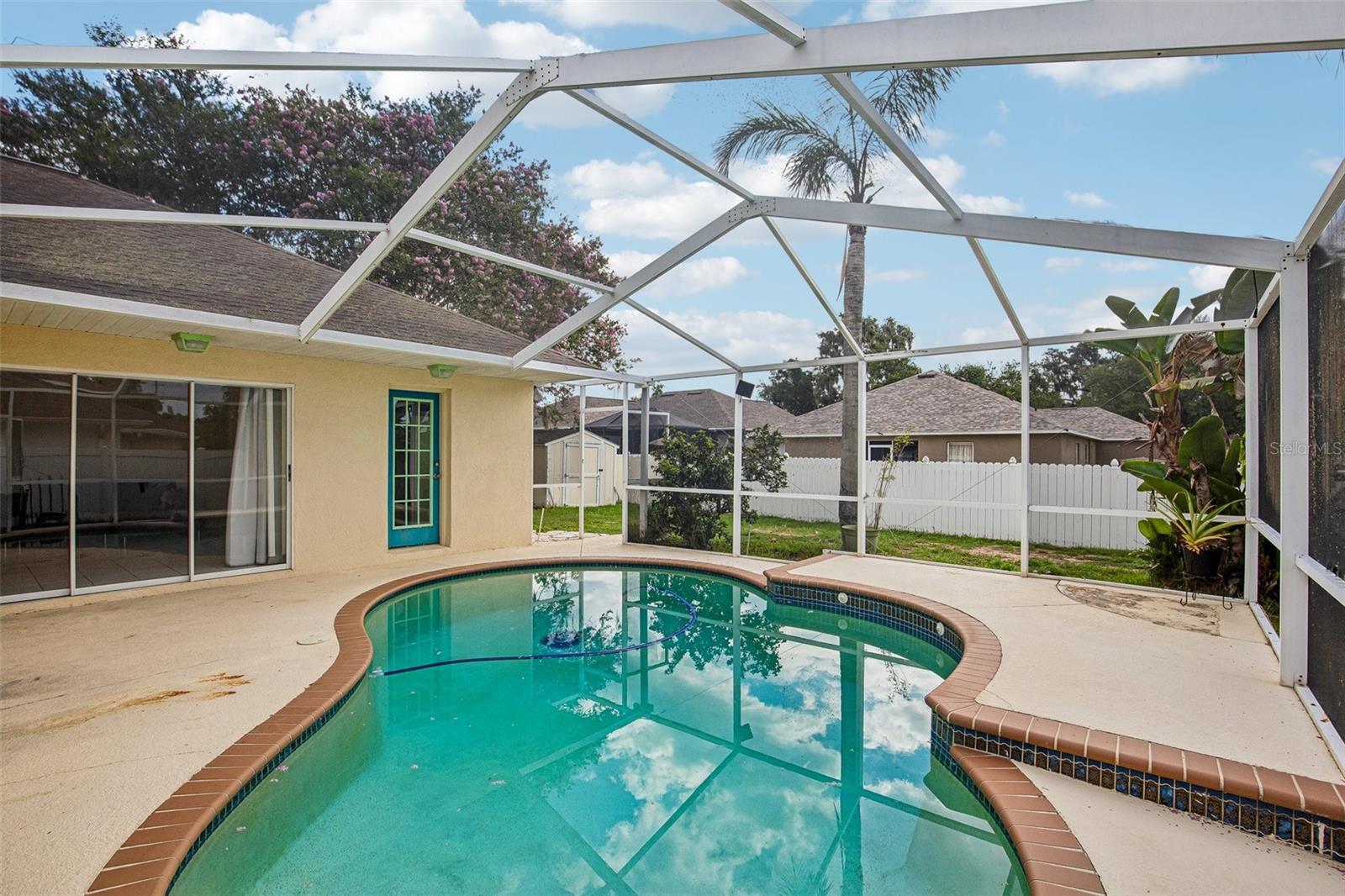 SCREENED POOL