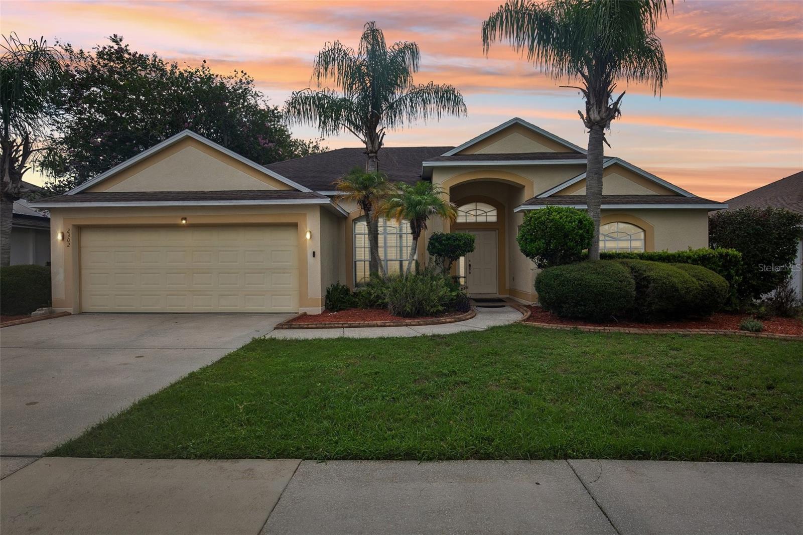 WELCOME TO 2302 TOWERING OAKS CIRCLE