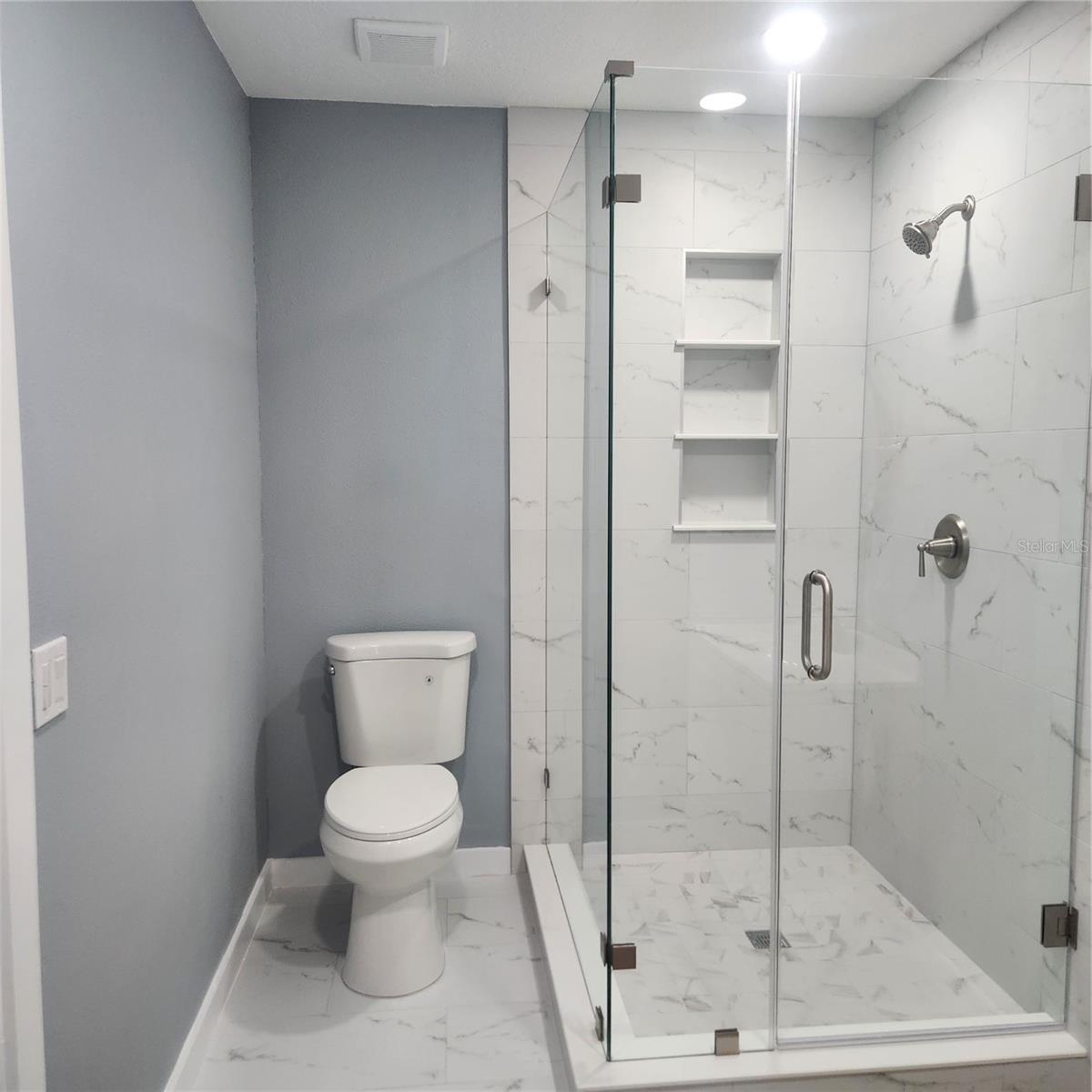 TB8526211