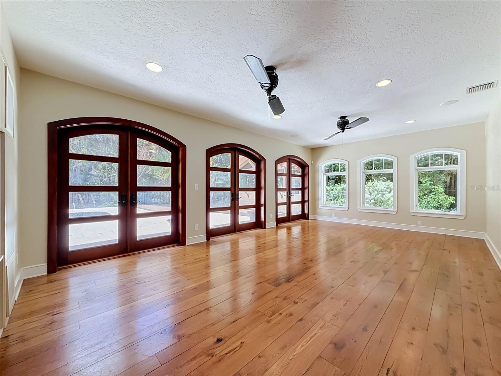 Family Room - Outdoor Pool and Living Space