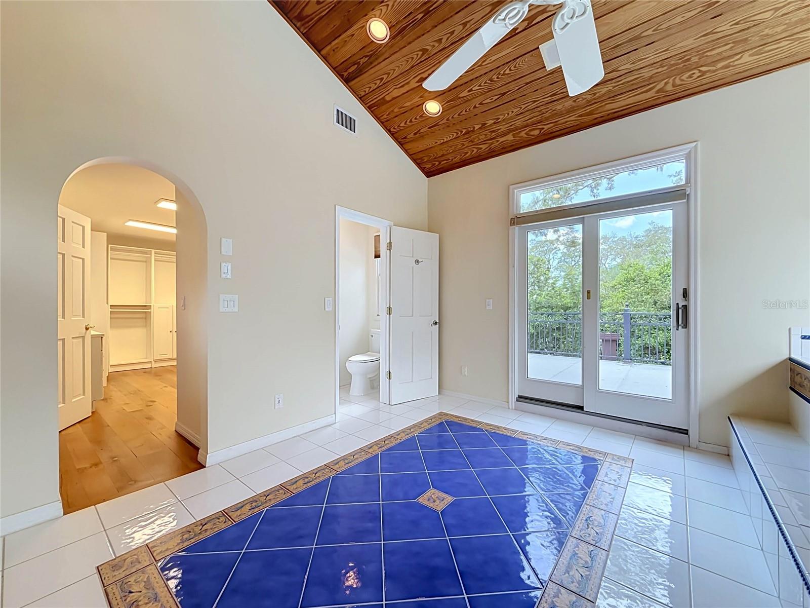 Primary En Suite - Private Balcony