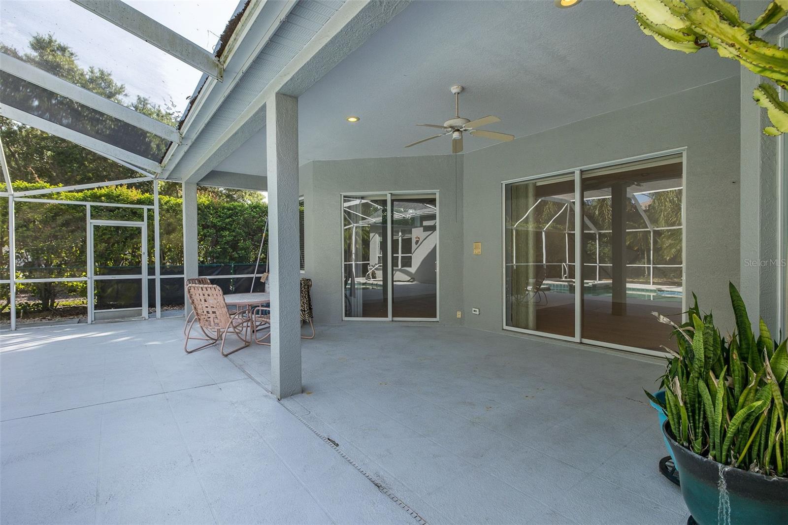 Spacious Covered Pool Deck