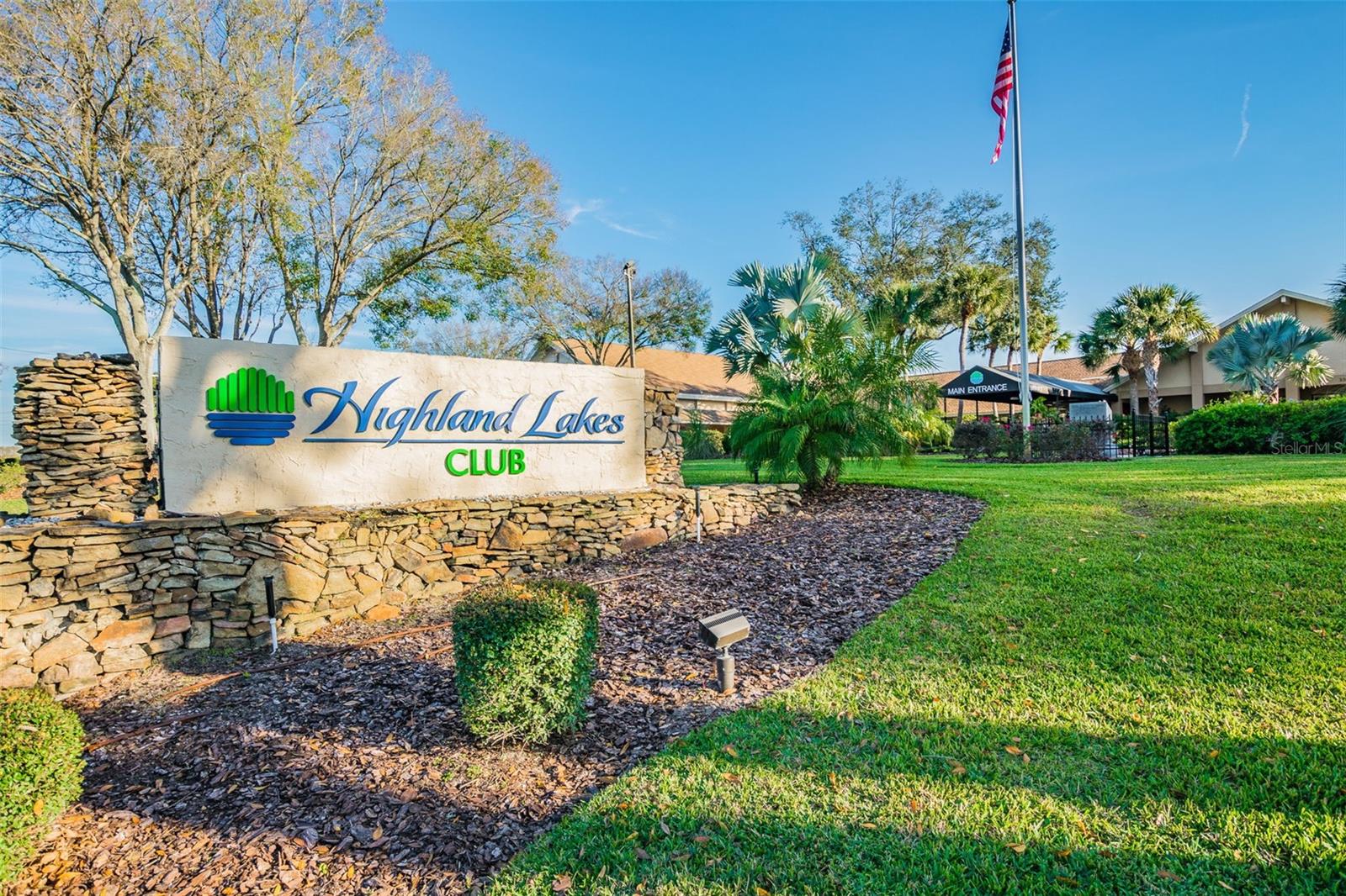 Golf, tennis, pickle ball, shuffle board, bocce ball:  Lifestyle!