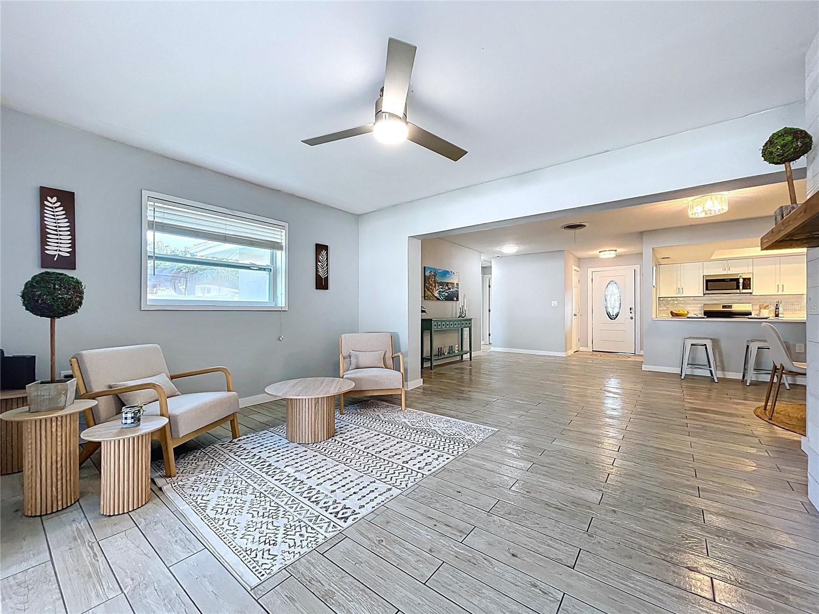 TB8526310