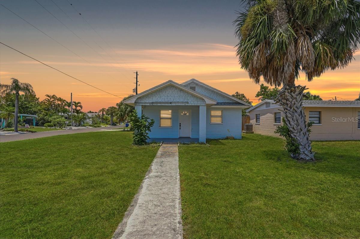 Charming Indian Rocks Beach Home!!