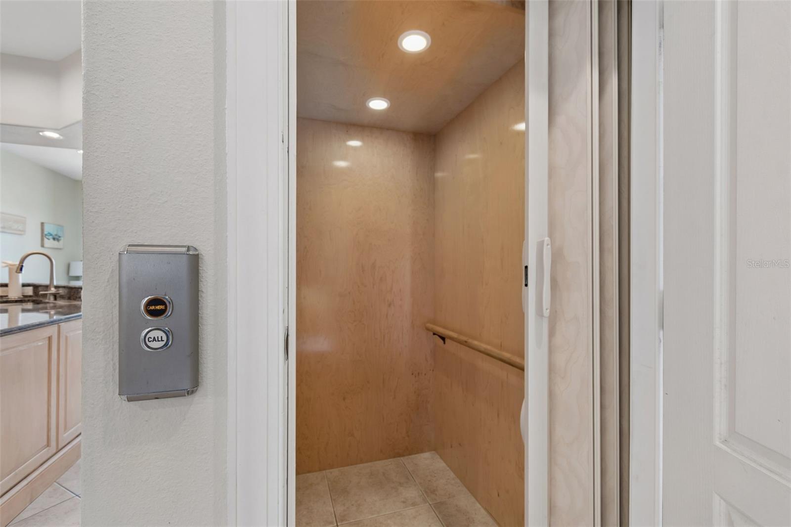 Private 3-stop elevator