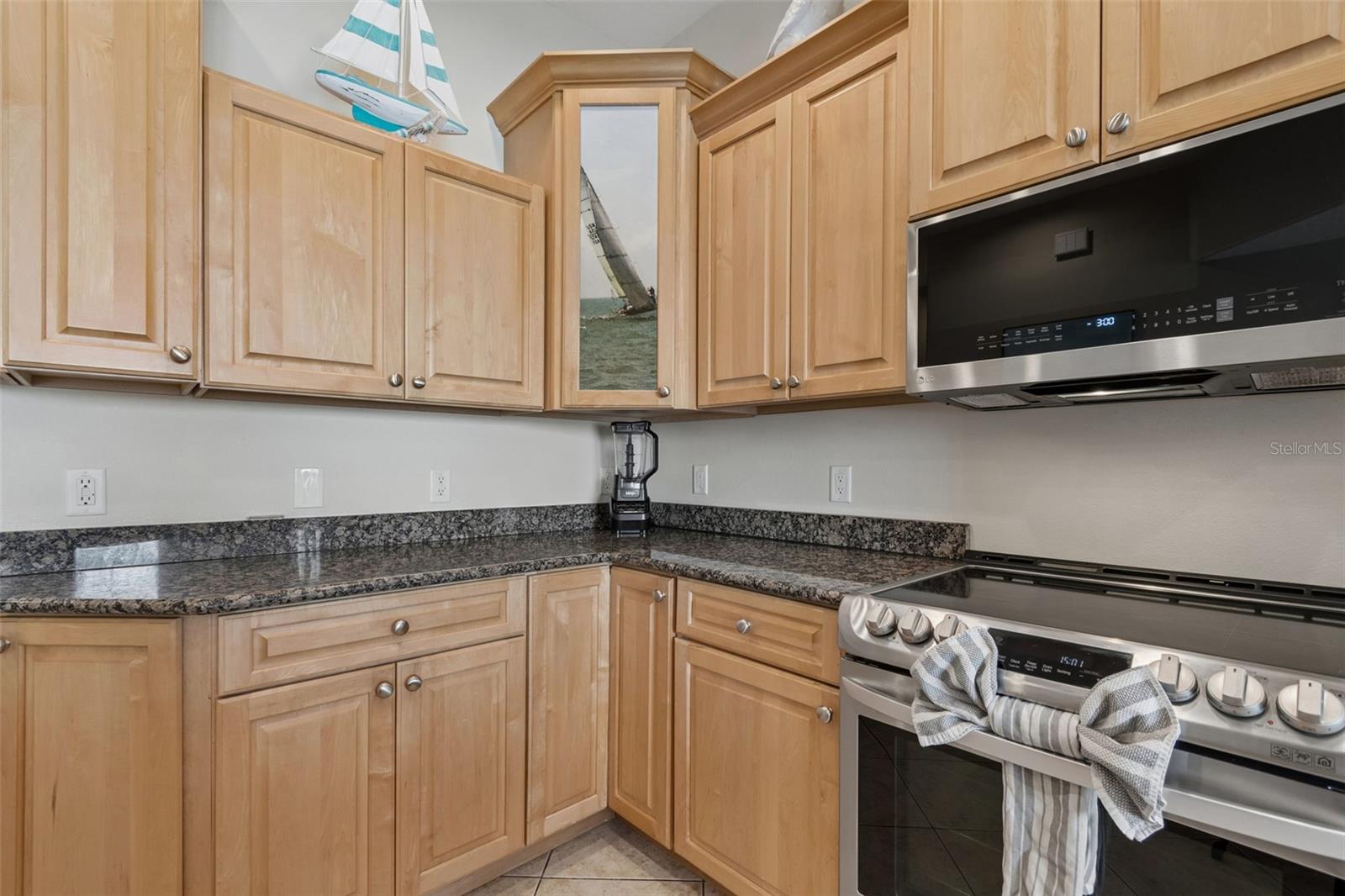 Kitchen w/Induction oven