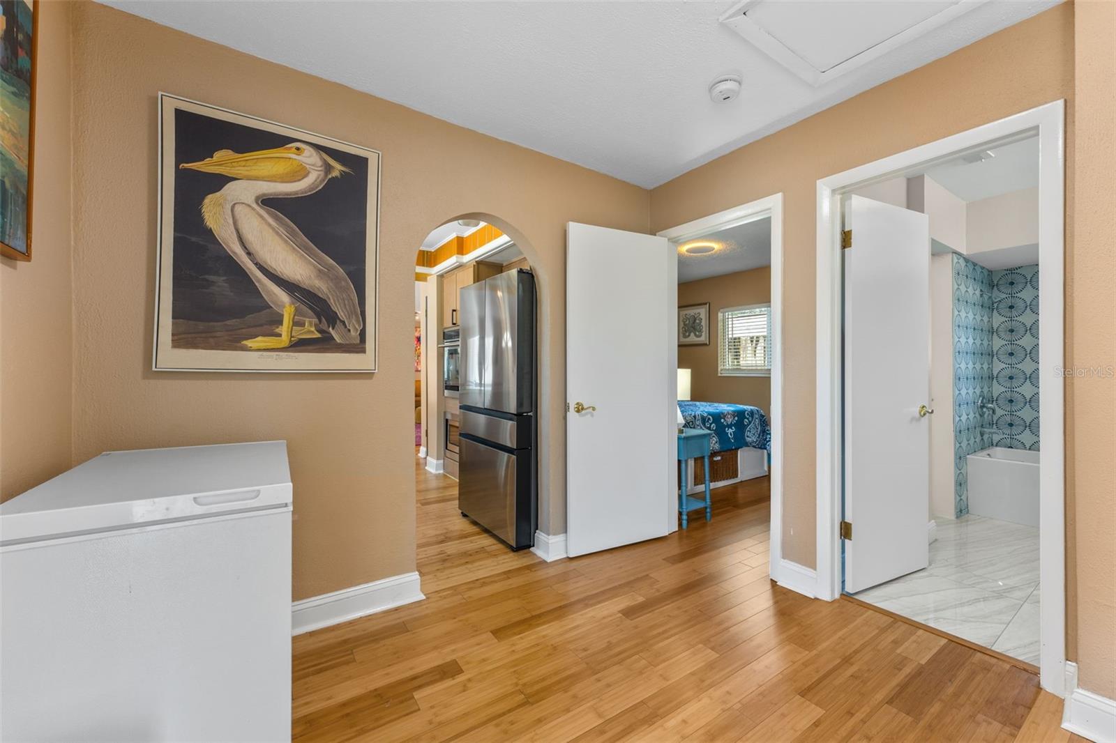 Bonus area from the 2nd entrance and sunroom