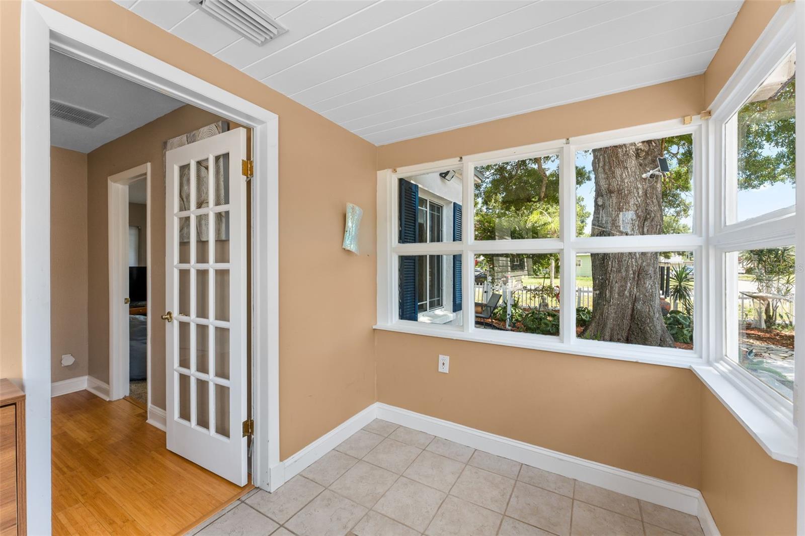 Sunroom off 2nd entrance