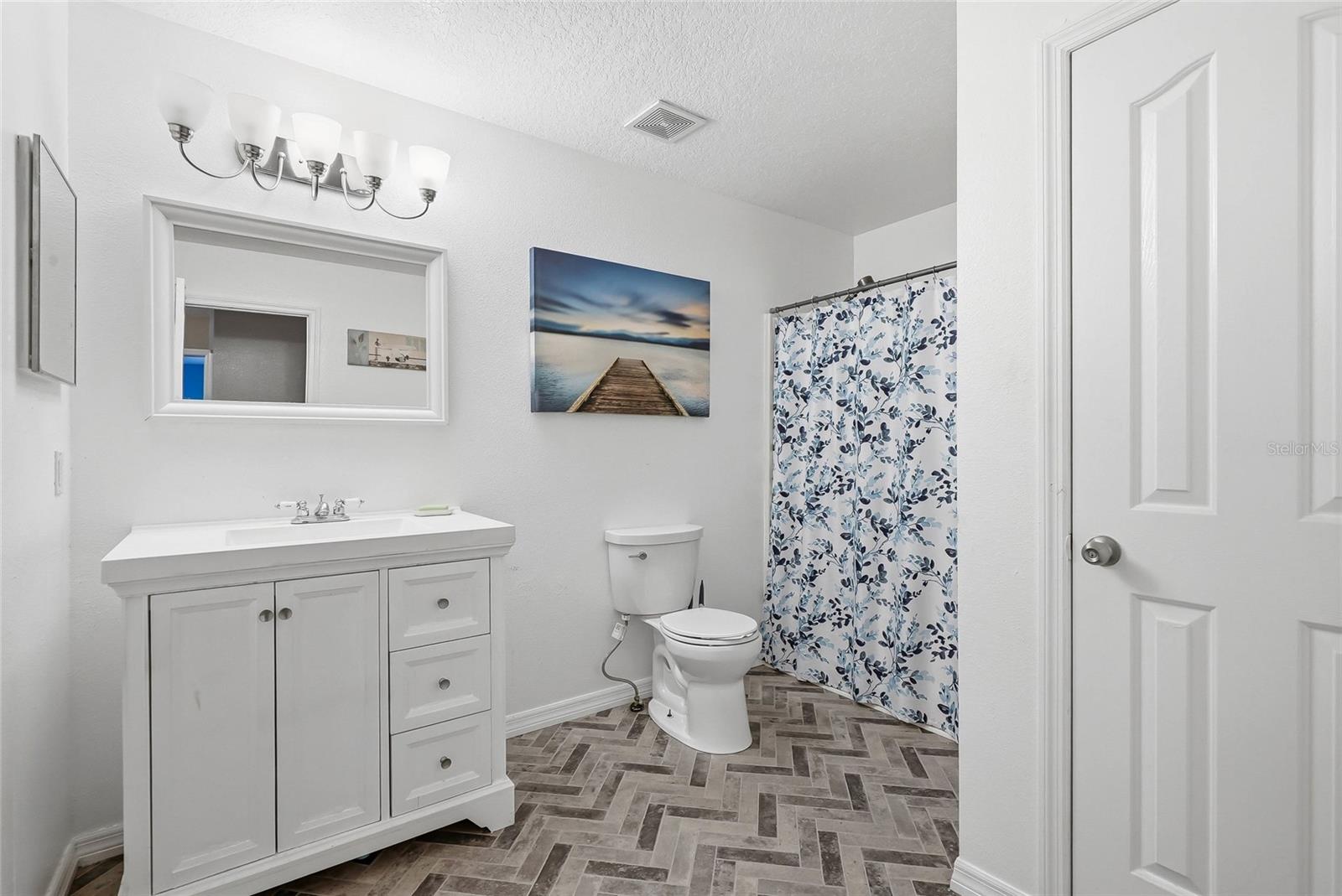 2nd Floor Hall Bath