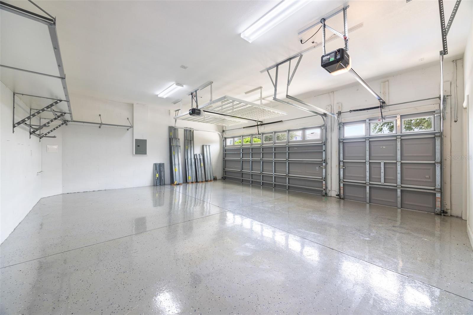 3-car Garage