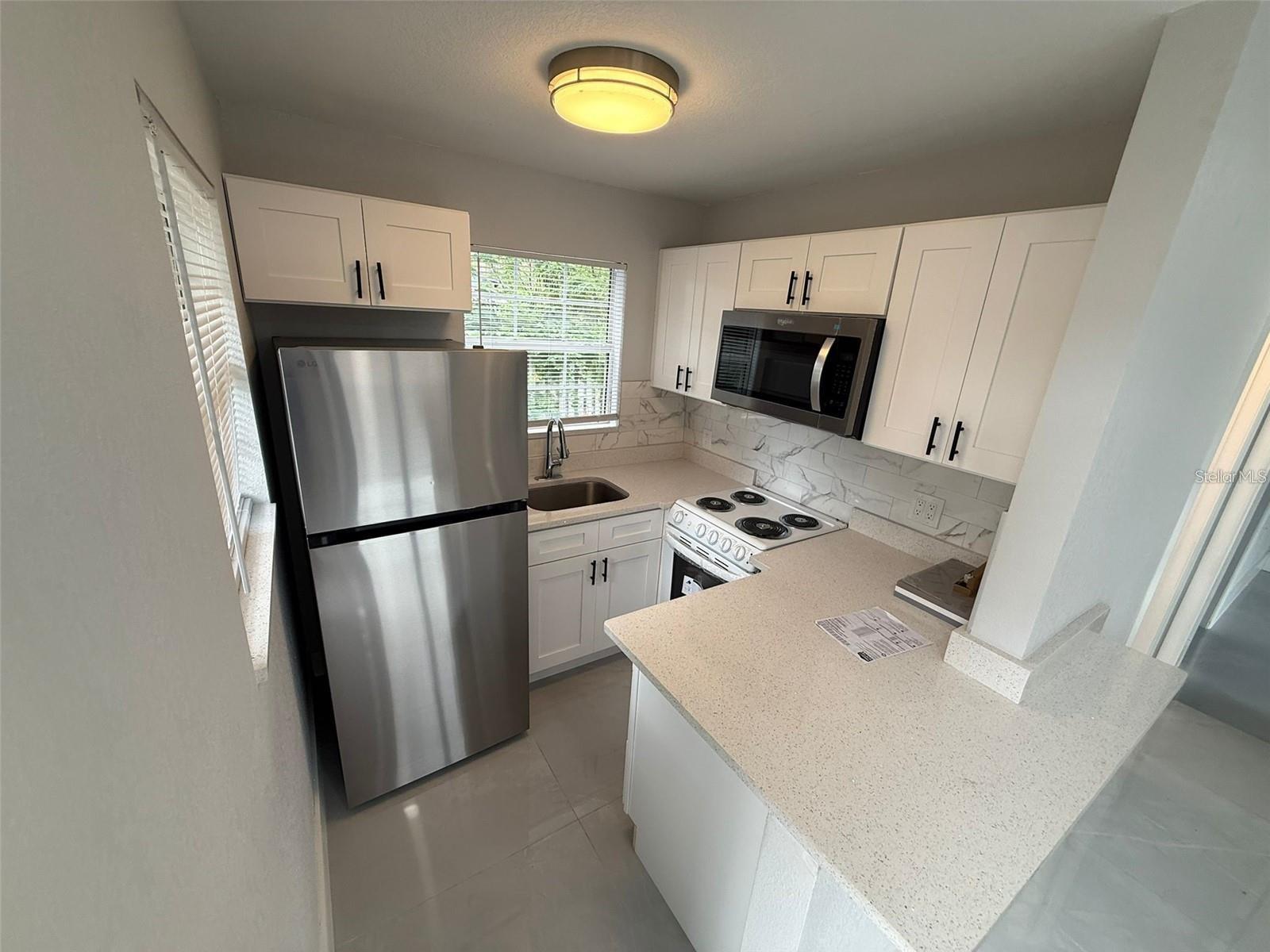 DETACH BACK UNIT KITCHEN