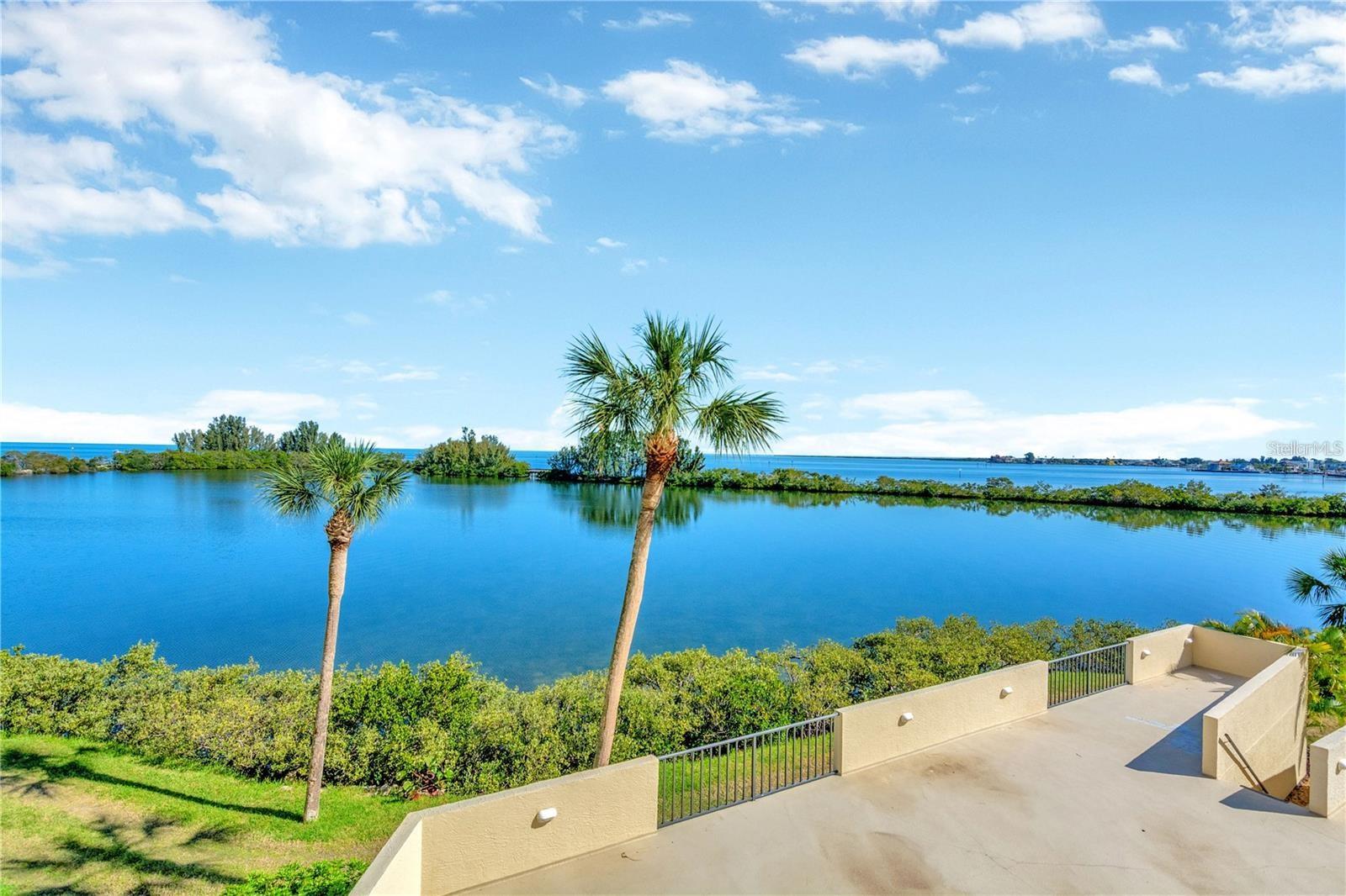 Imagine waking up to this picturesque view every day!