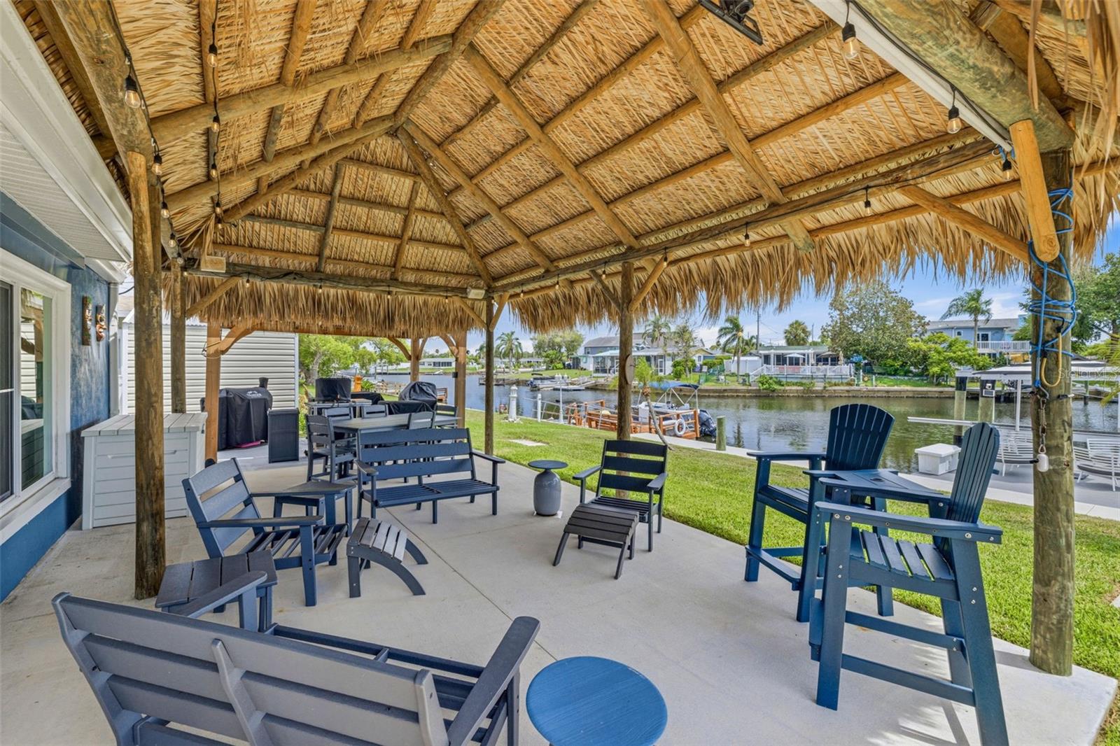 Ex-large Palapa with electric and speakers mounted!