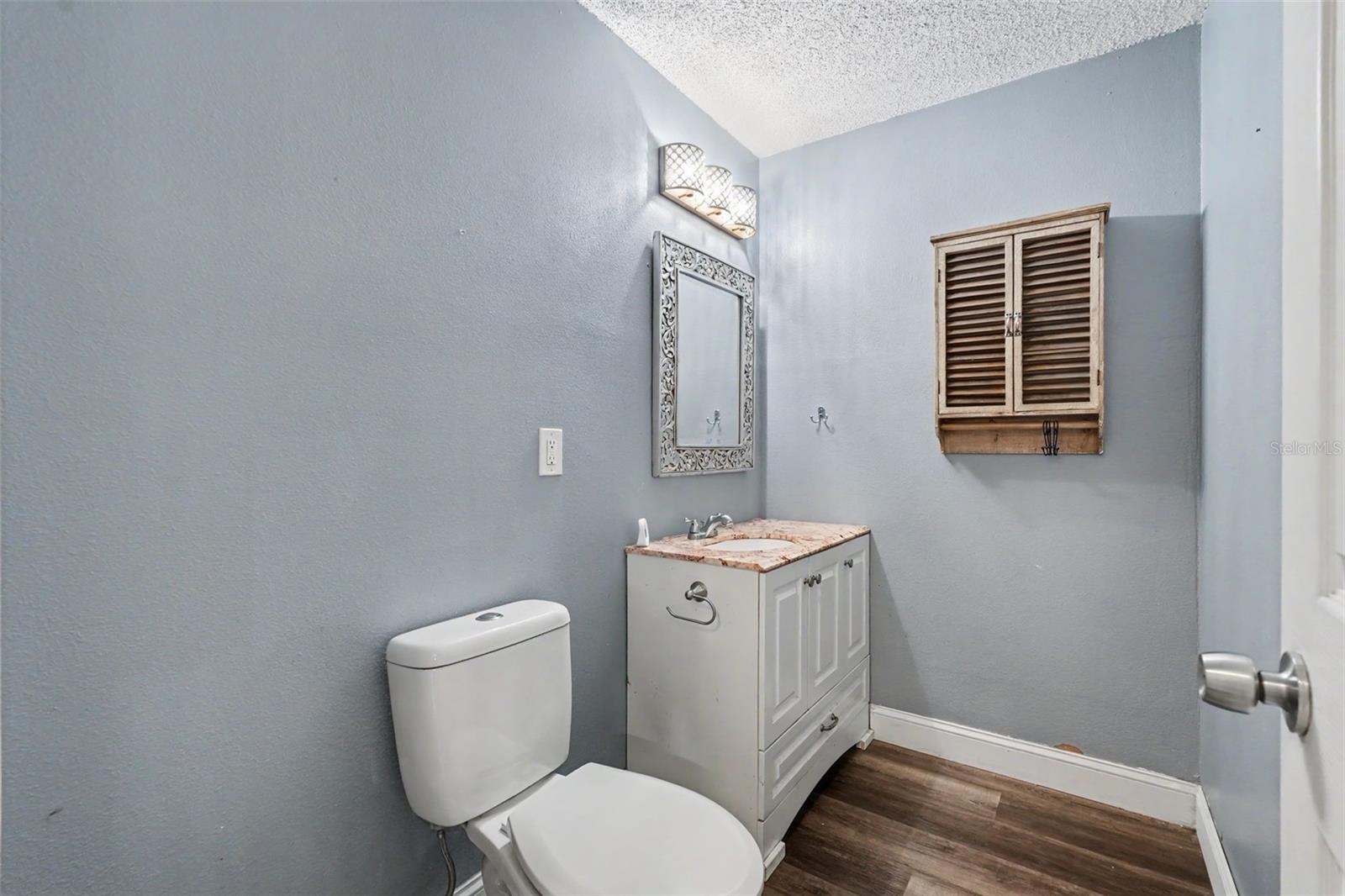 1/2 bath