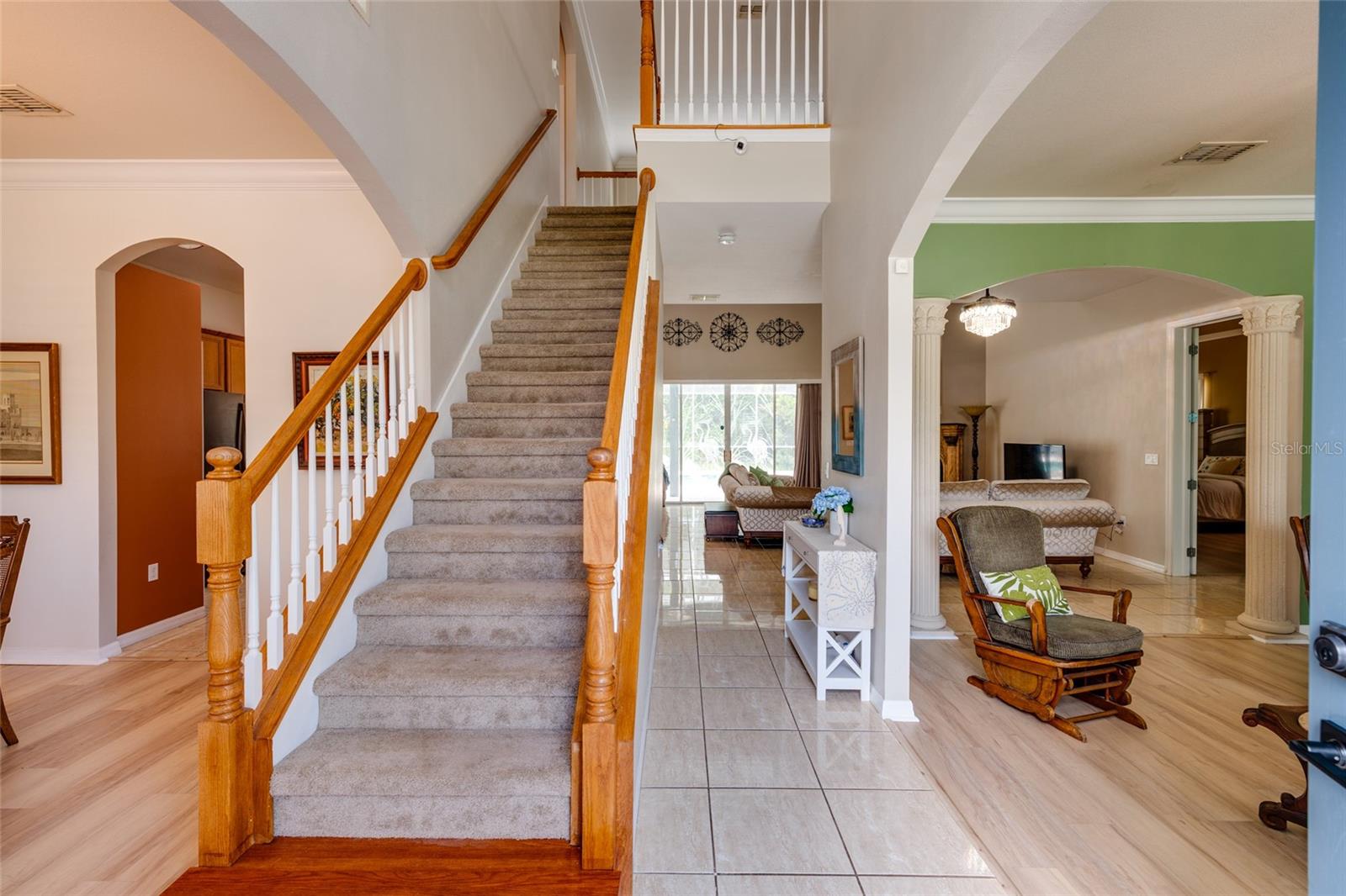 Front Entrance/Stairs