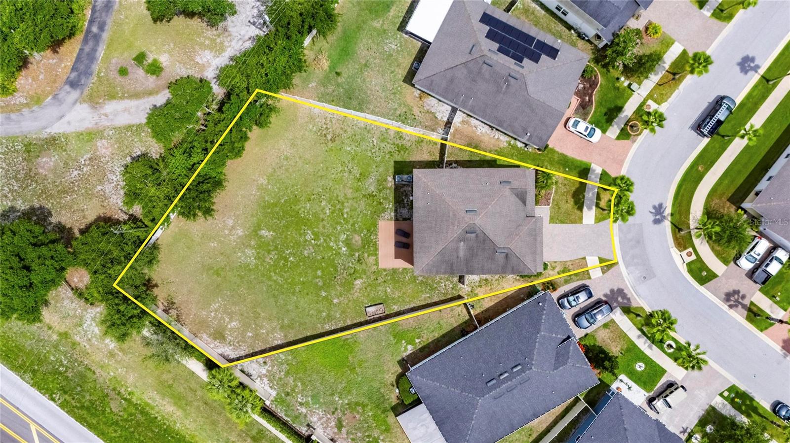 Huge lot with lots of privacy