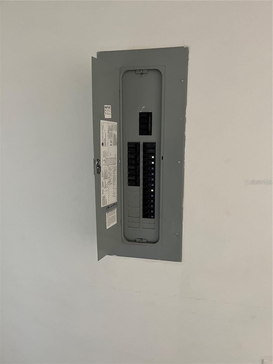 TB8526588