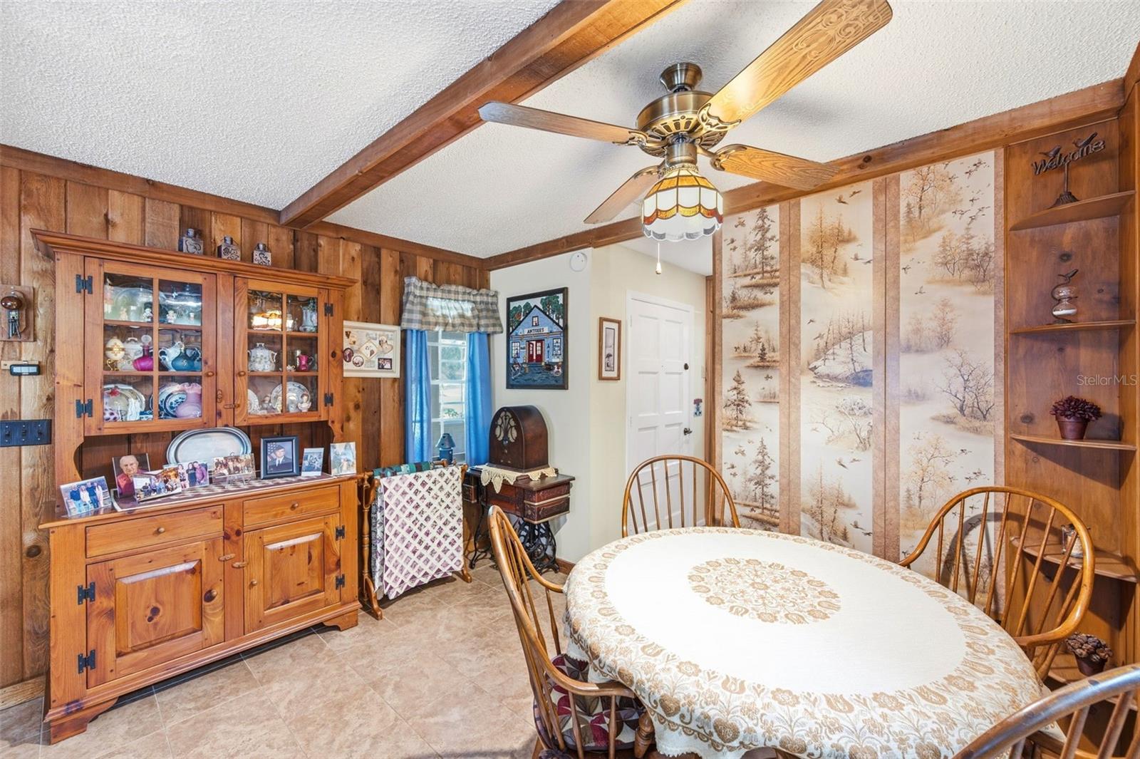 Dining room.