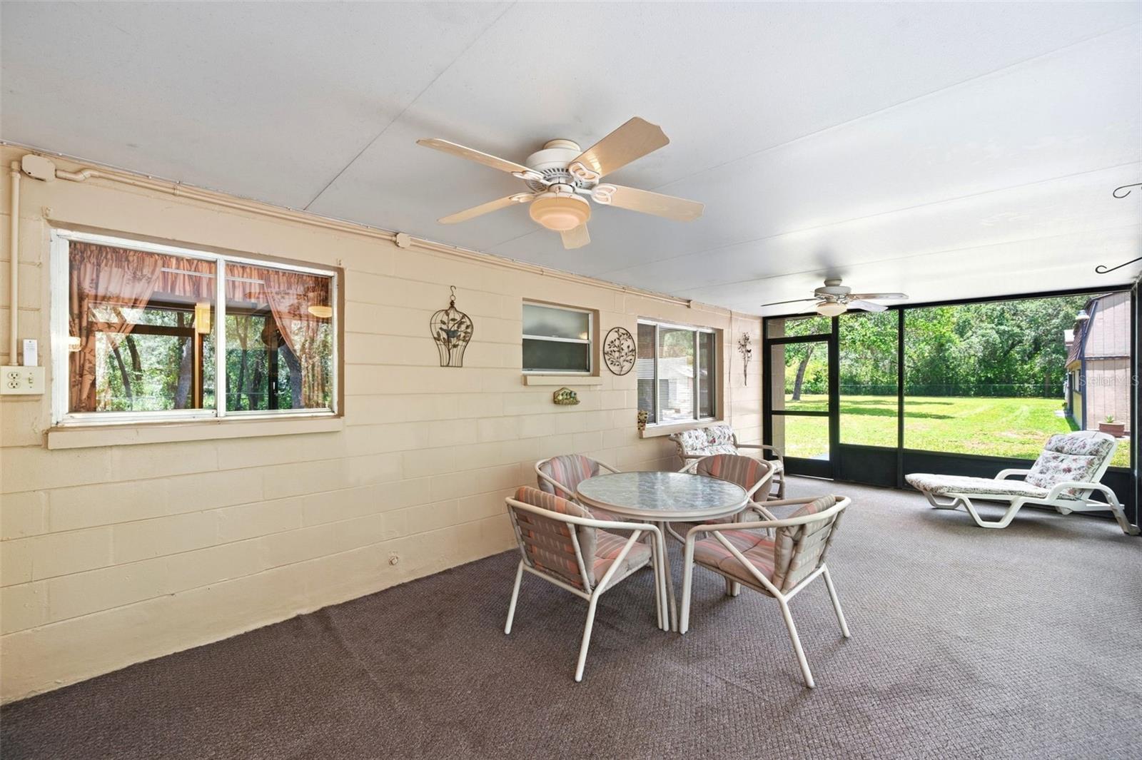 Large Lanai.