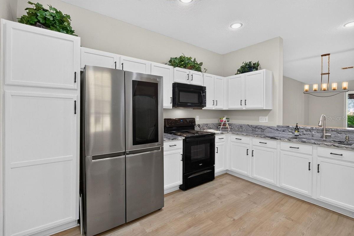 Stainless Steel / Granite