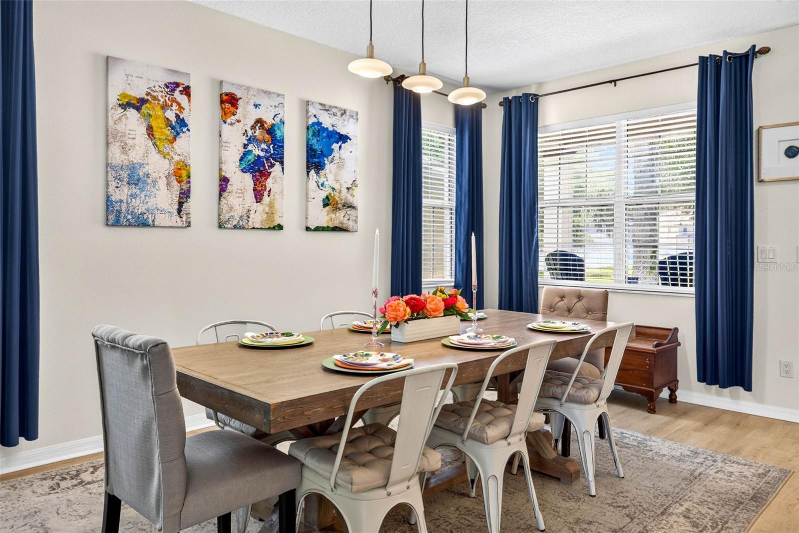 Dining room easily fits 10