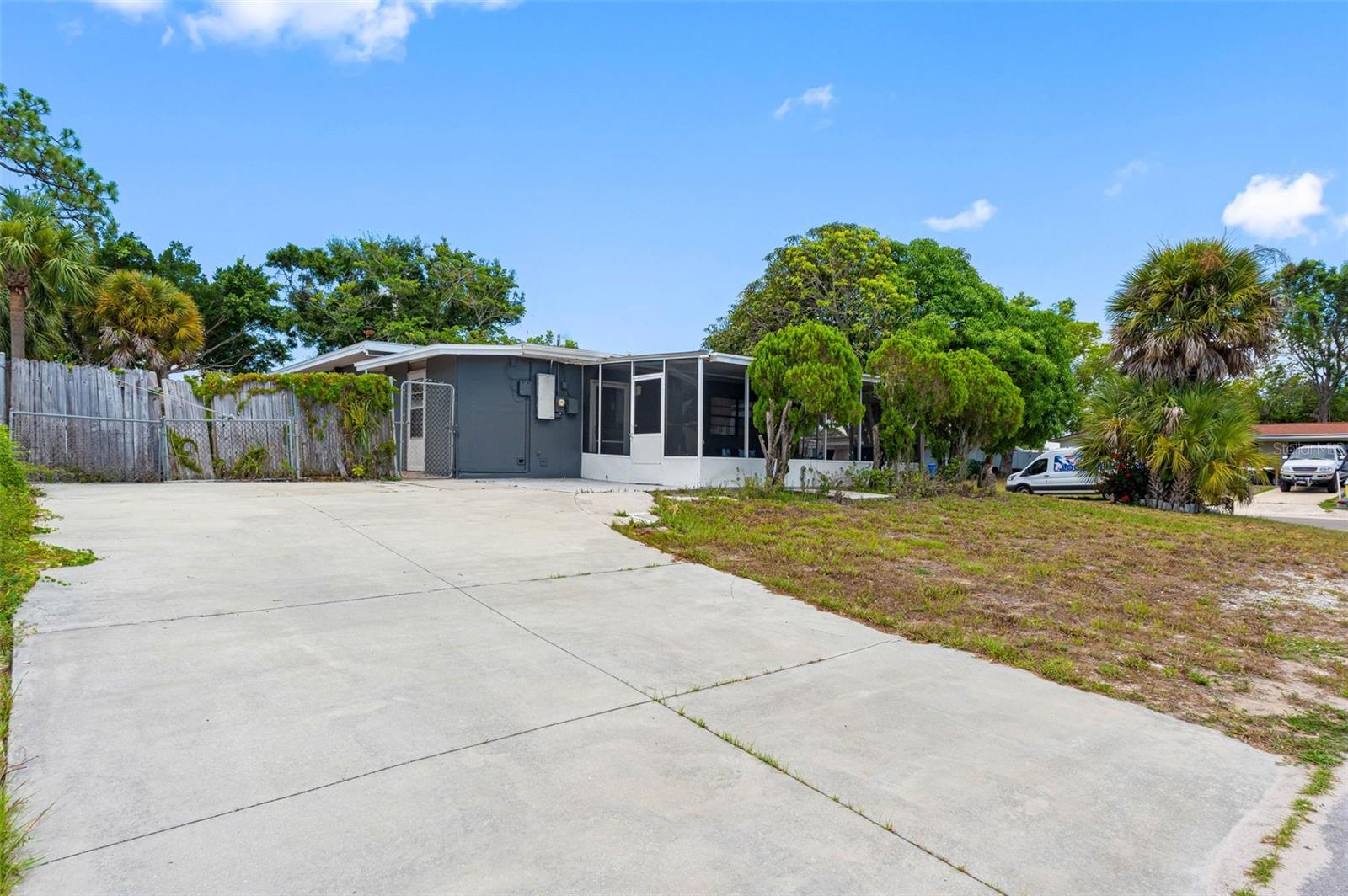 Additional oversized driveway