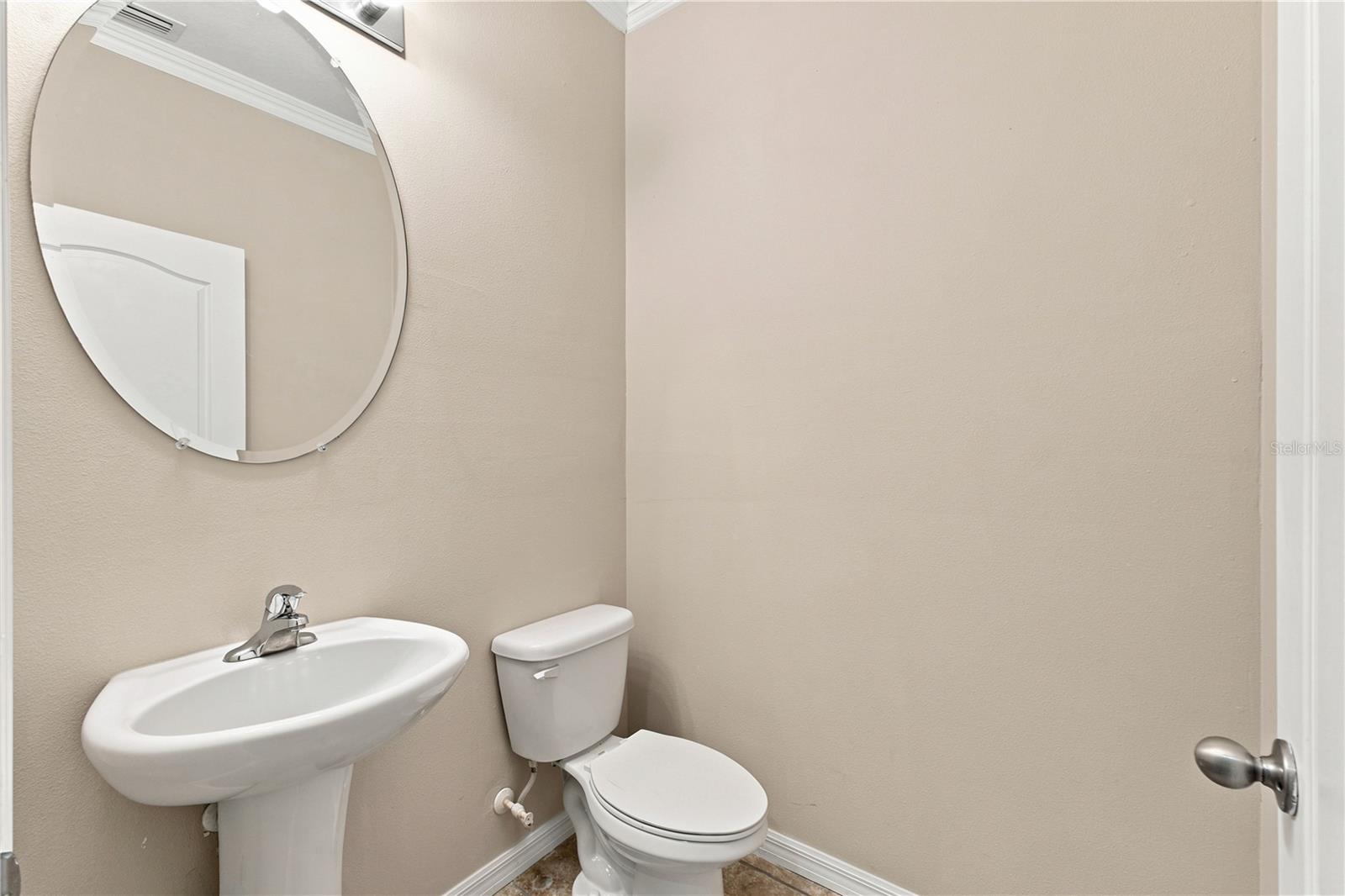 Guest bathroom #1
