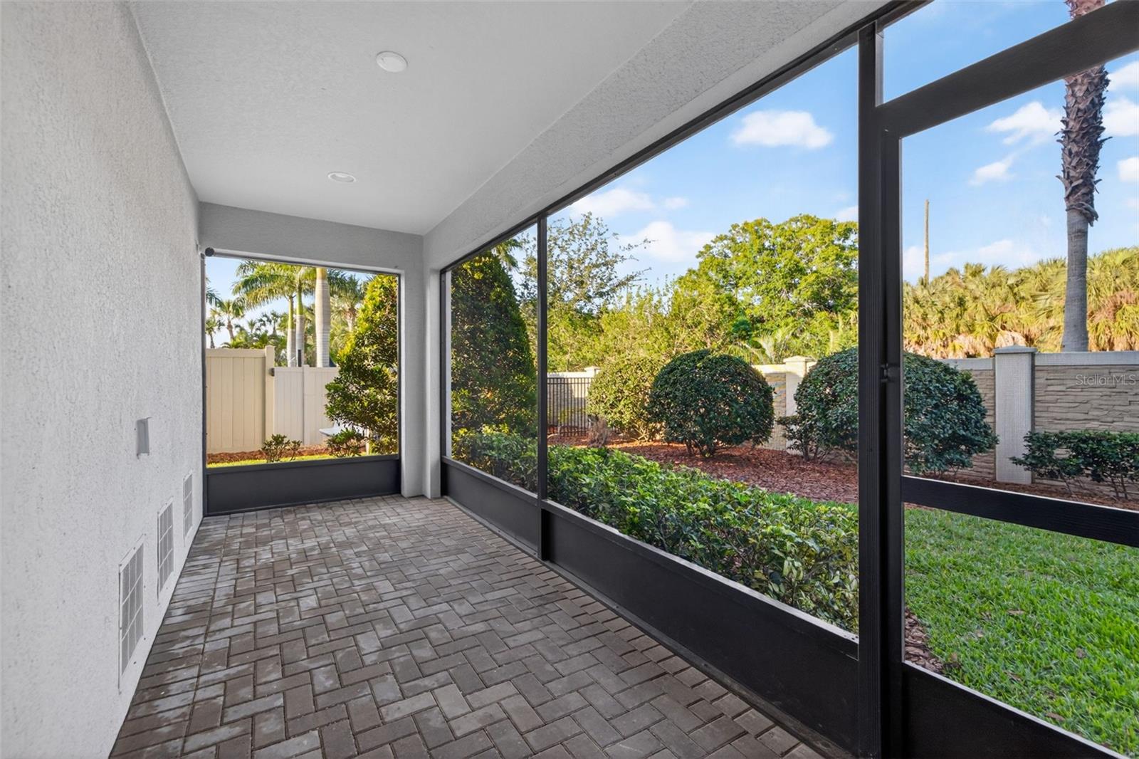 Ground level screened patio
