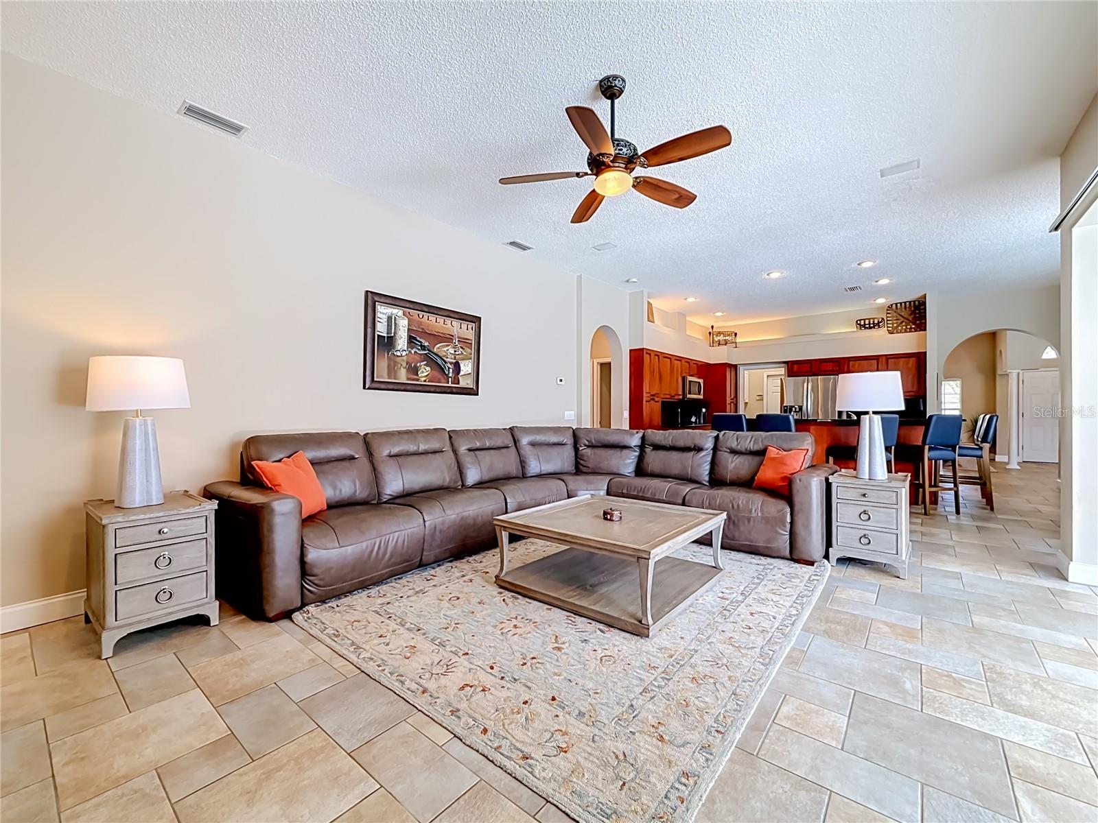 Family Room - Kitchen