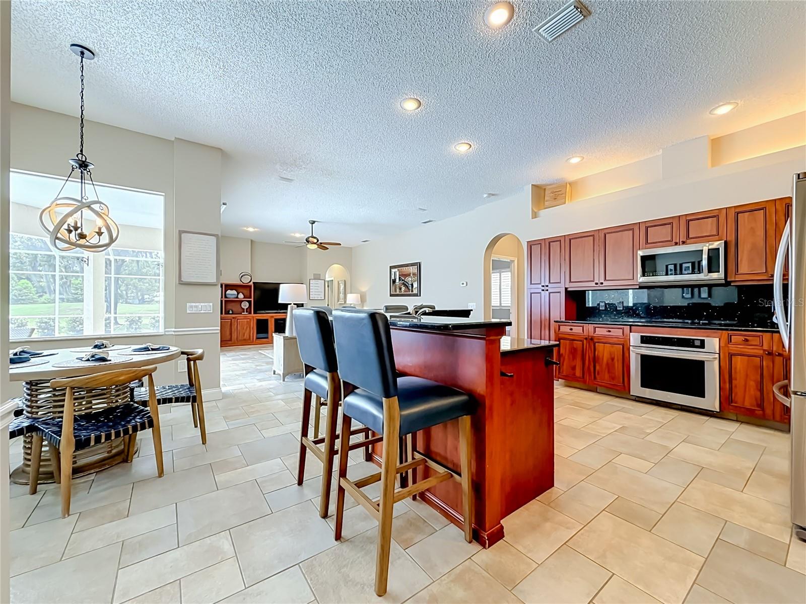 Kitchen - Casual Eating Space - Family Room