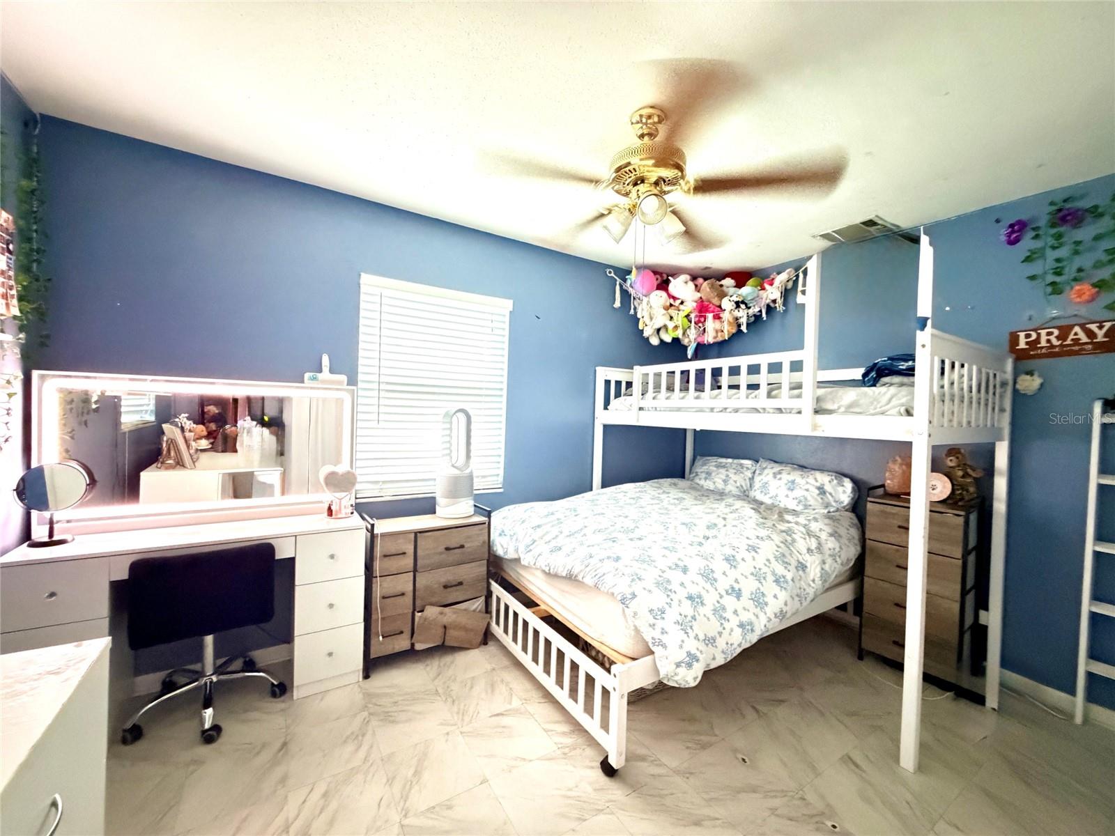 TB8526852