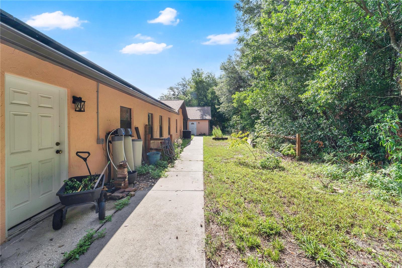 Private Side Entry to Bonus Room