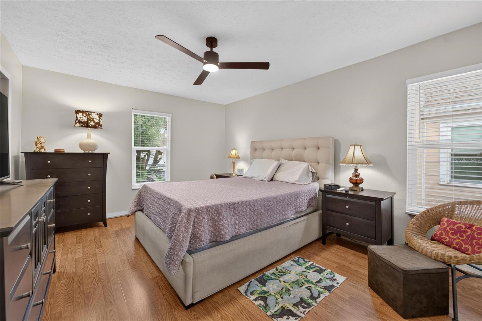 TB8526991 - primary bedroom