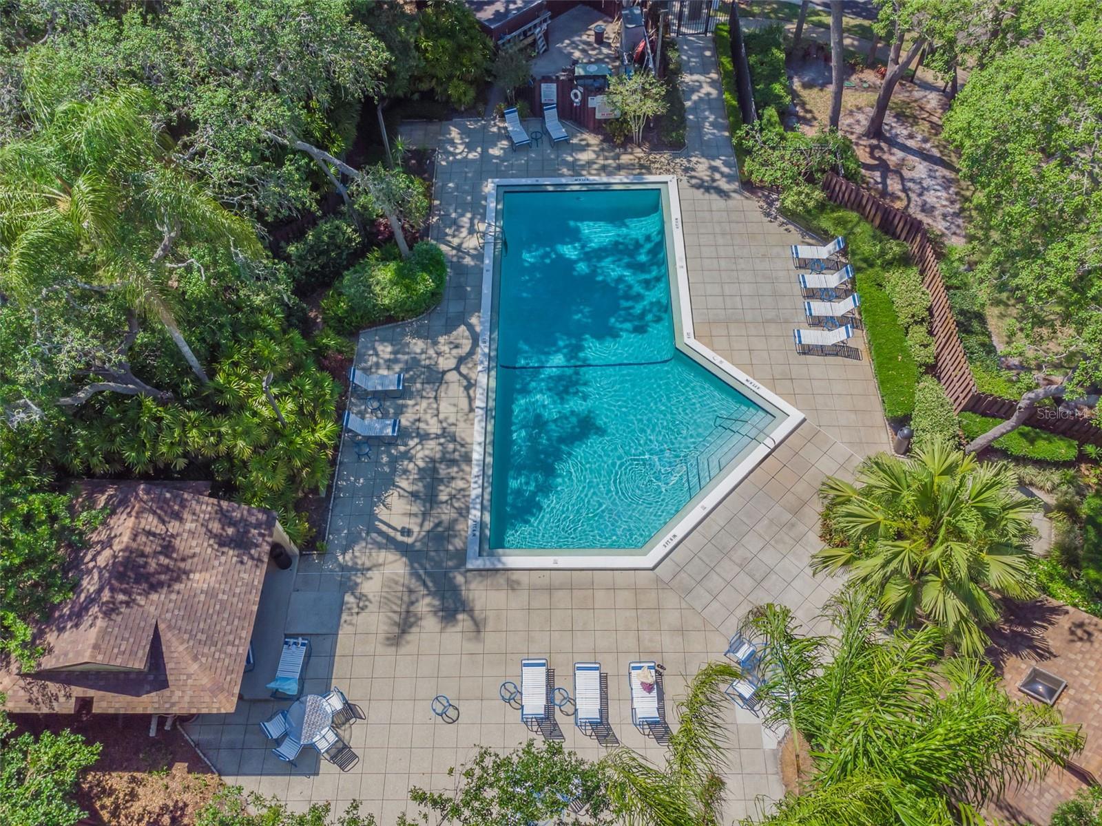 TB8526998