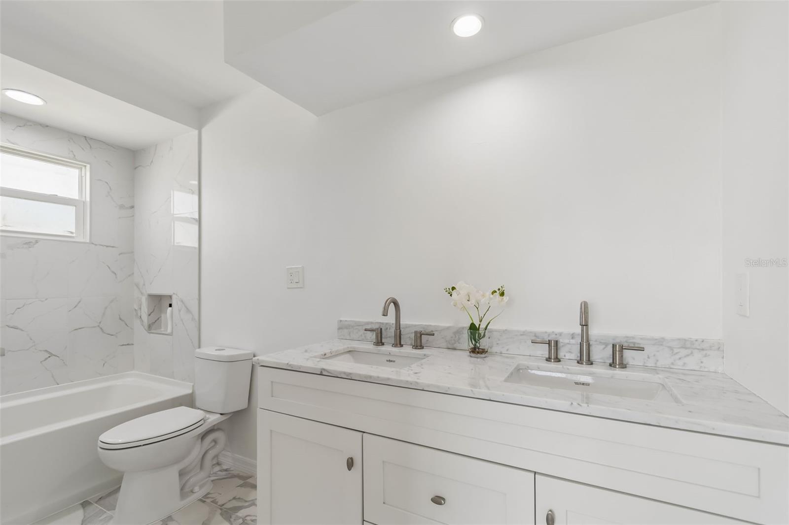Light Bright ensuite bathroom