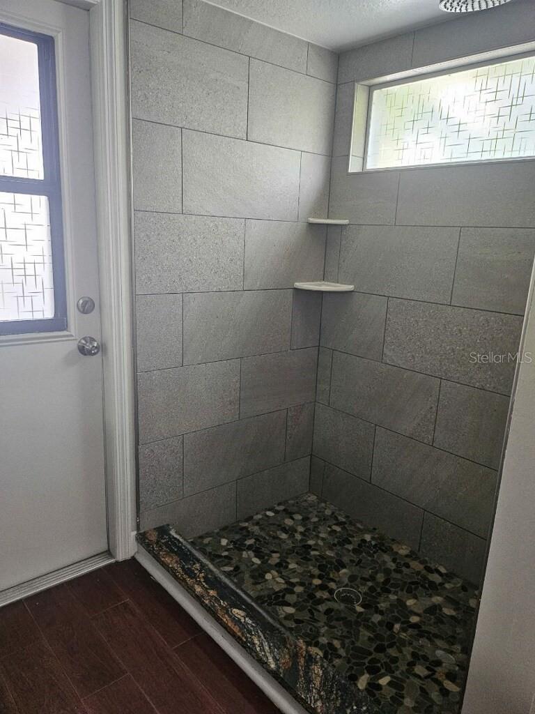 TB8527080