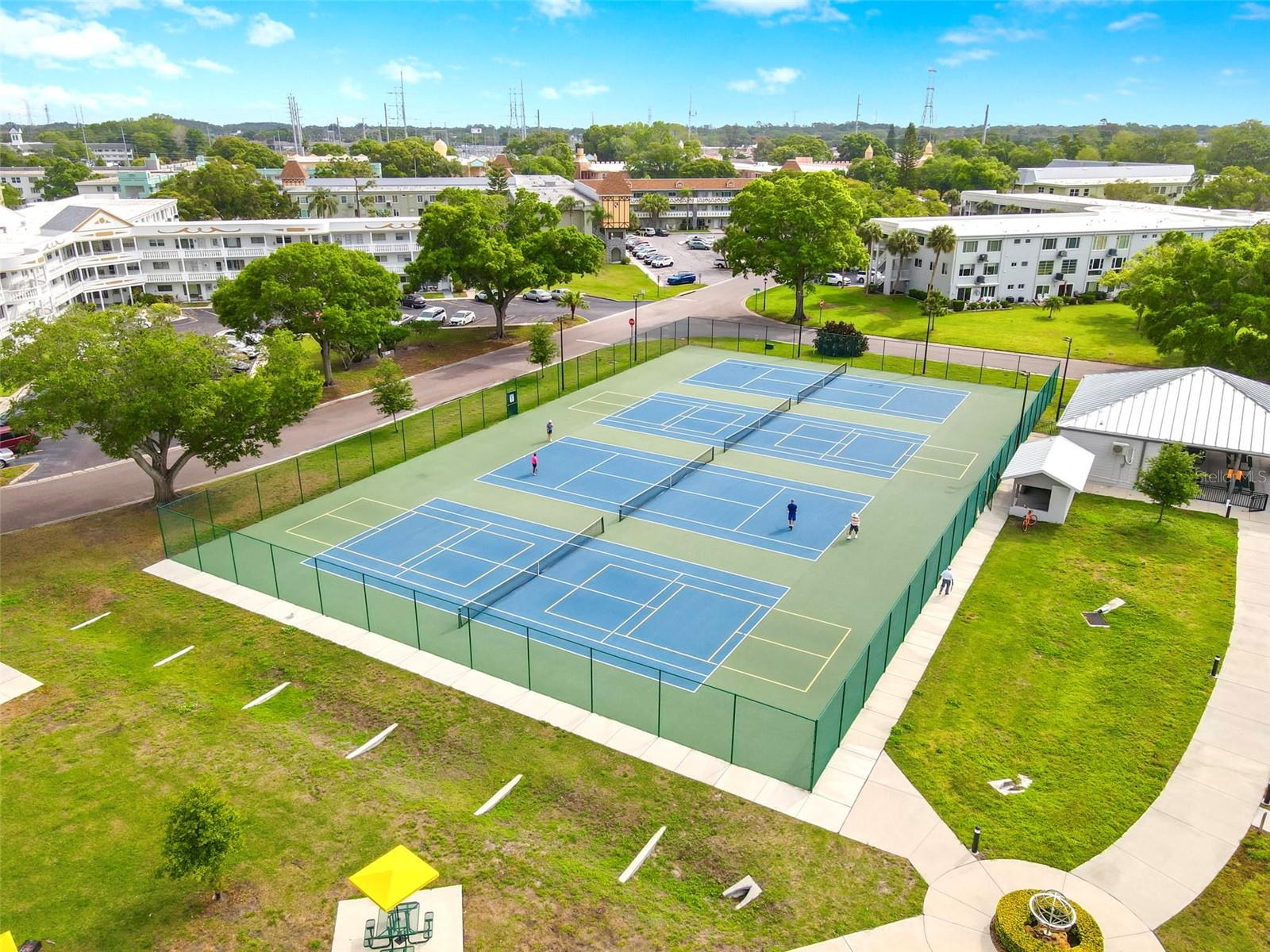 Community Tennis