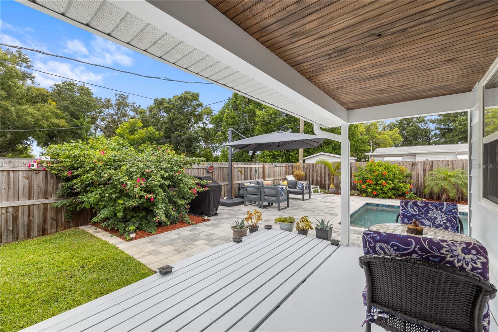 Covered porch area
