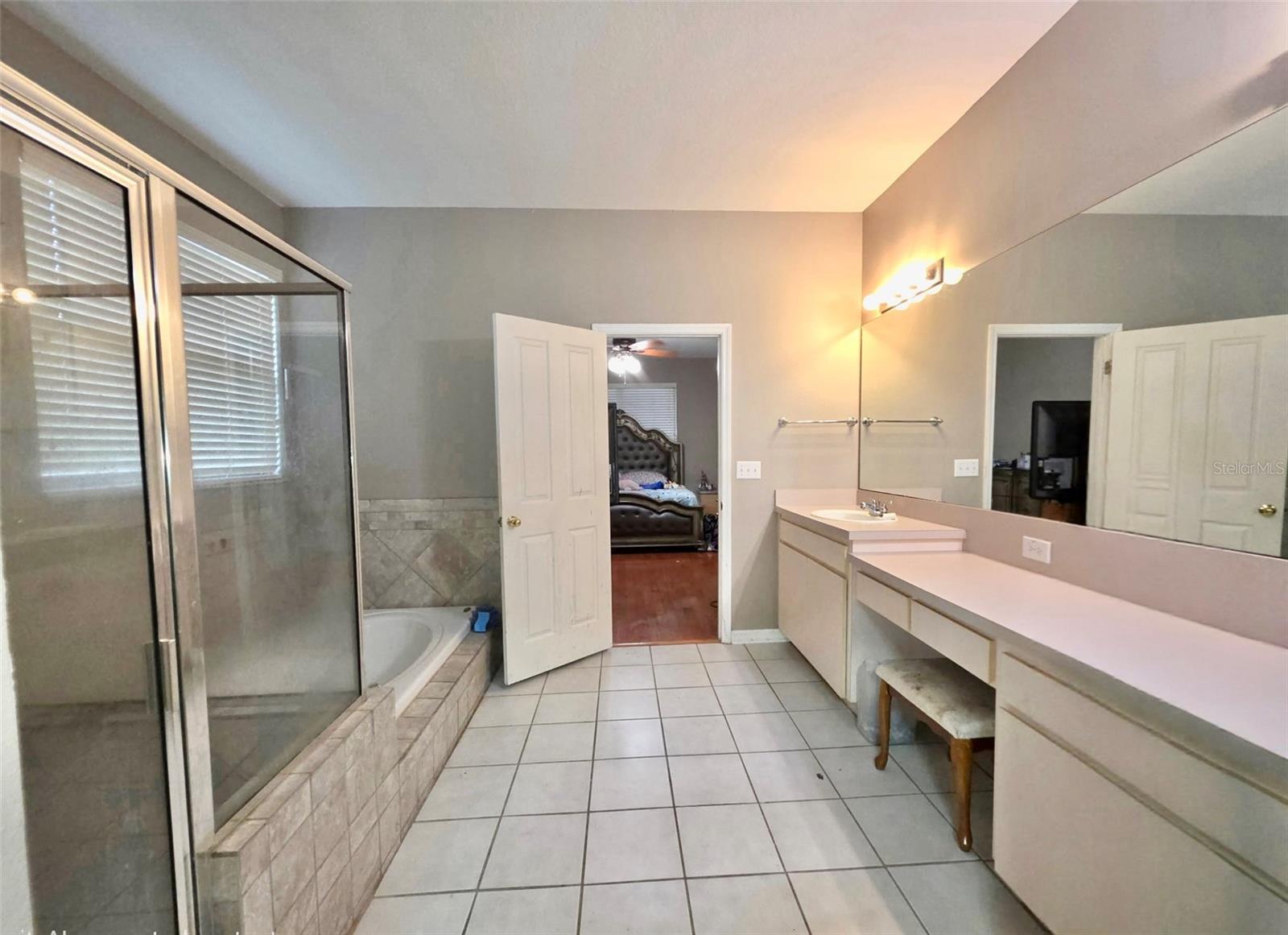 Primary bath