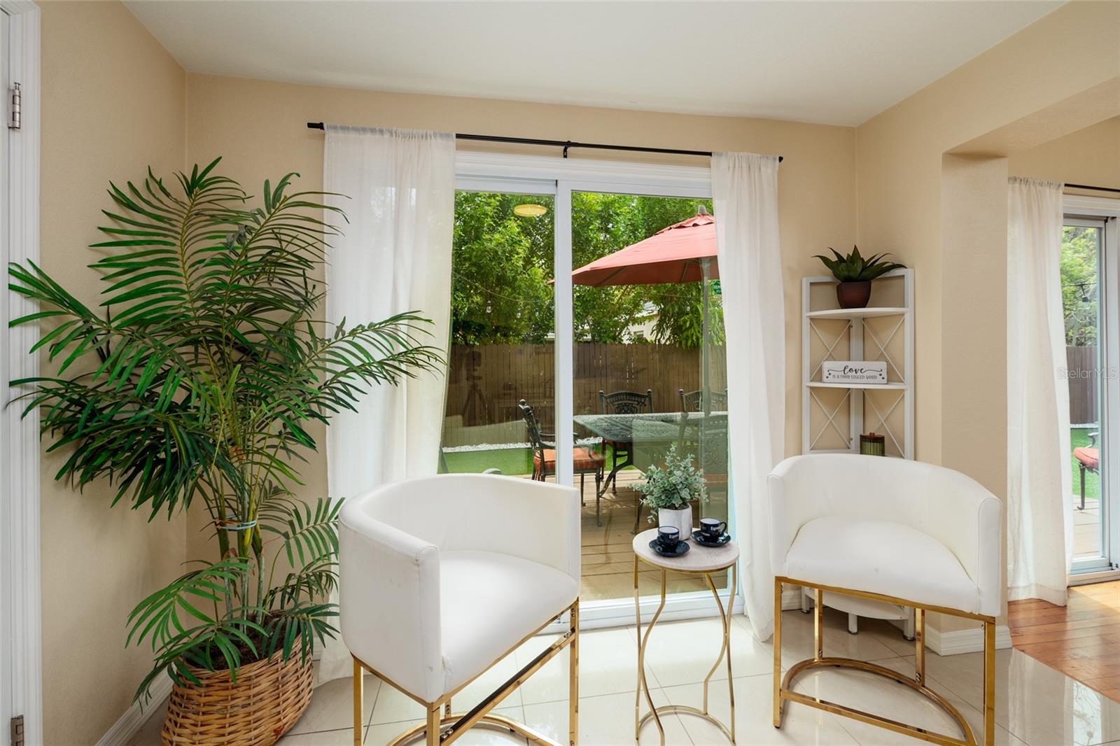 2nd Bonus Room with access to fenced back yard.