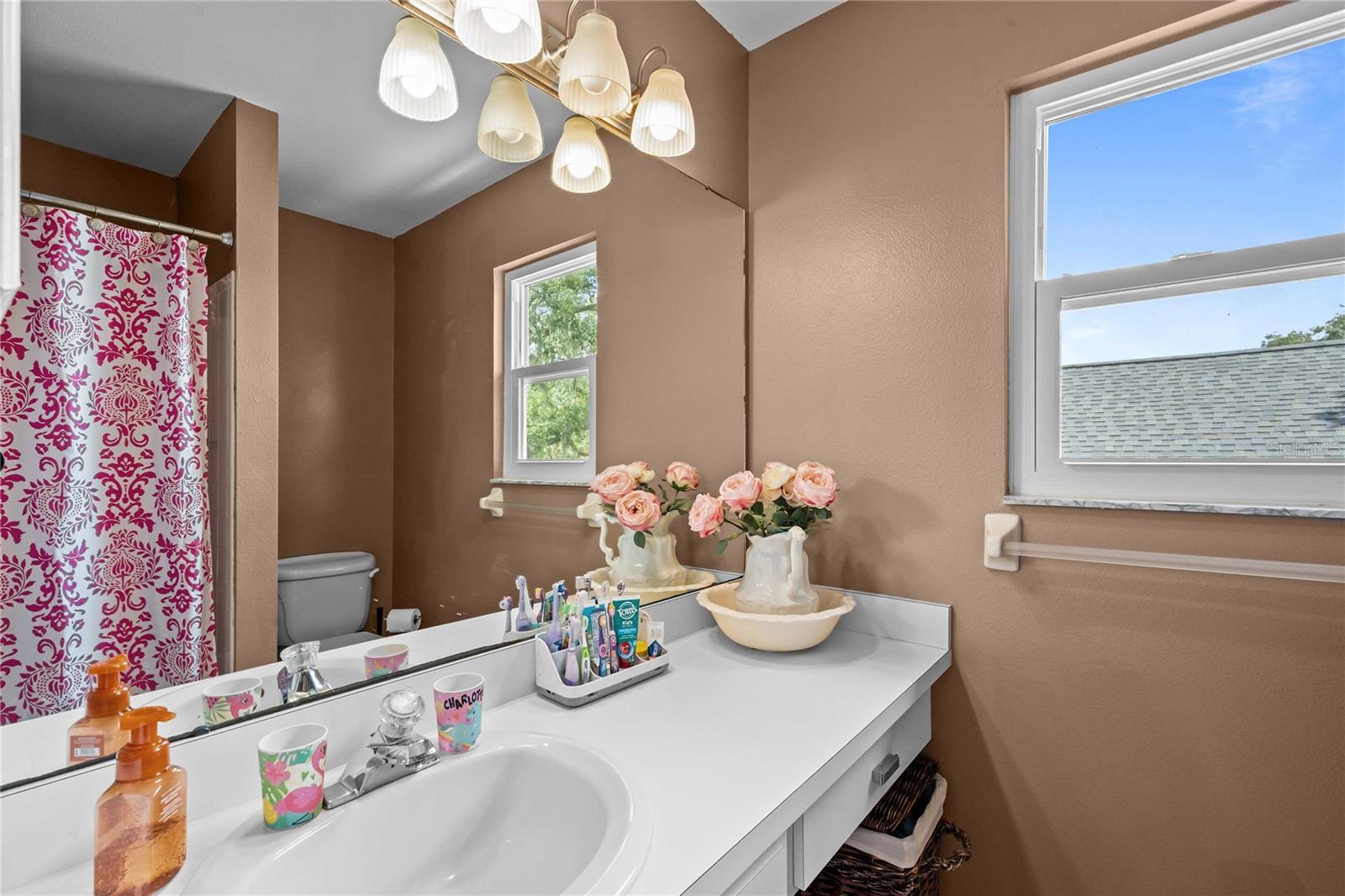 Secondary Bathroom- Upstairs