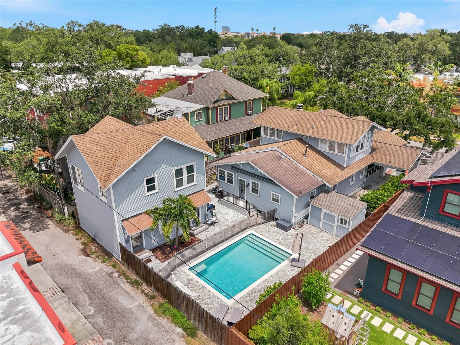 TB8527258
